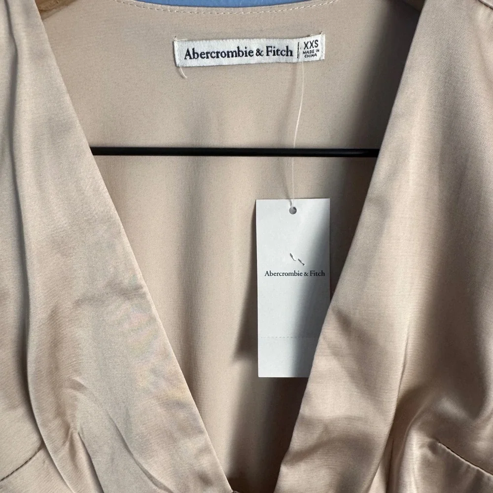 Abercrombie & Fitch Satin Crop Blouse NWT XXS Champagne Quiet Luxury Coquette